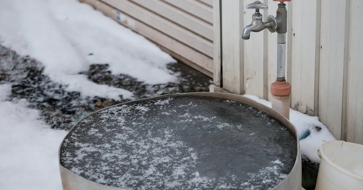 A Cold Plunge Routine to Support Morning Energy
