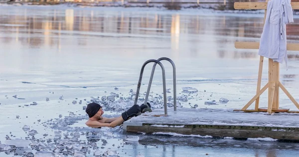 Inmersión en agua fría vs. el Polar Plunge del condado de Anoka: en qué se diferencian