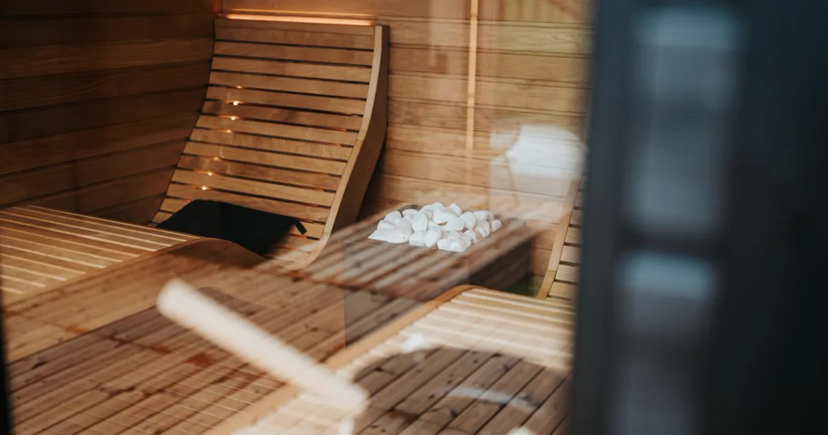 Cómo Crear una Rutina de Sauna para Dormir Mejor